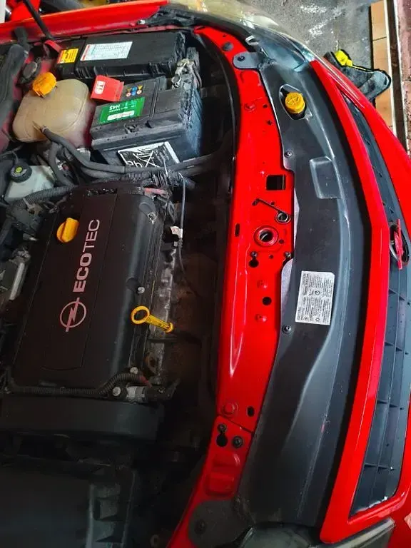 Gebraucht Opel Astra GTC Sport 140 PS (102 kW) 2009 Rot Limousine