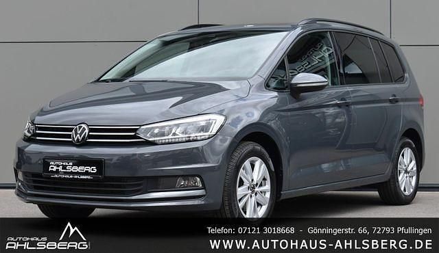 Delfingrau Gebraucht 2023 VW Touran Comfortline Van / Kleinbus | 36.900 € (Teuer) - Bild 1/4