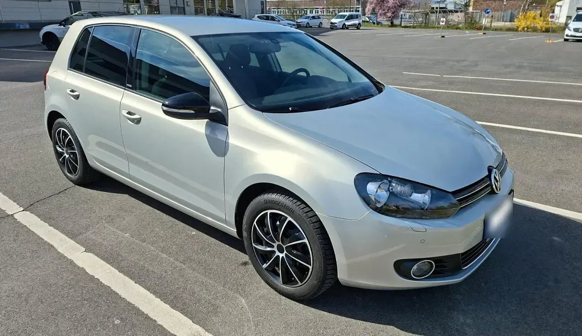 Gebraucht VW Golf VII Style 105 PS (77 kW) 2012 Silber Limousine