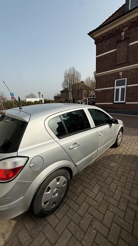 Gebraucht Opel Astra 90 PS (66 kW) 2005 Grau Kleinwagen