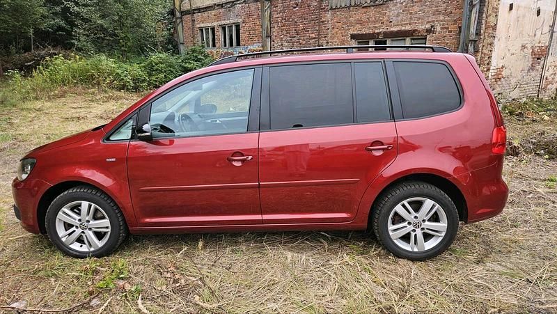 Gebraucht VW Touran 150 PS (110 kW) 2012 Rot Van / Kleinbus