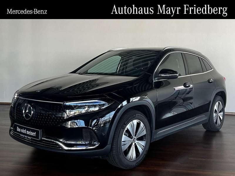 Lack kosmosschwarz Gebraucht 2024 Mercedes EQA350 Advanced SUV | 37.849 € (Fairer Preis) - Bild 1/4