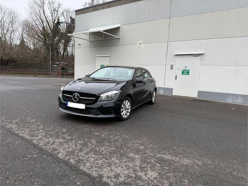 Gebraucht Mercedes A200 Style 156 PS (114 kW) 2018 Schwarz Limousine