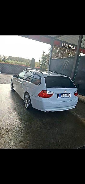 Gebraucht BMW 320 Performance 170 PS (125 kW) 2008 Weiß Kombi