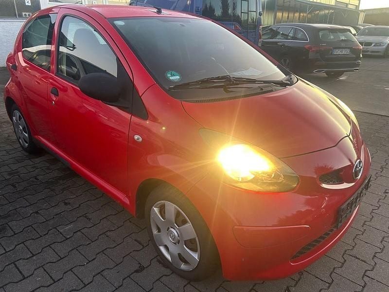 Rot Gebraucht 2009 Toyota Aygo Kleinwagen | 1.400 € (Superpreis) - Bild 1/4