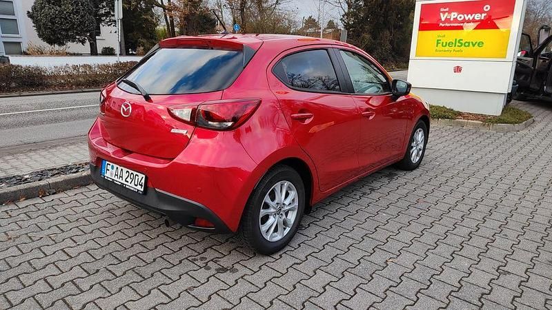 Gebraucht Mazda 2 Sports-Line 105 PS (77 kW) 2015 Rot Limousine