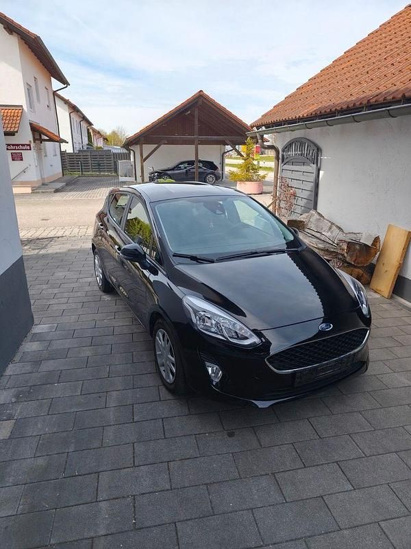 Gebraucht Ford Fiesta Active 101 PS (74 kW) 2019 Schwarz Kleinwagen