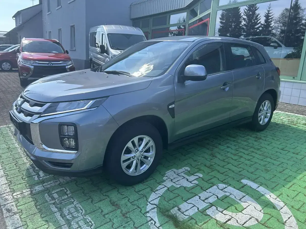 Gebraucht Mitsubishi ASX Edition 150 PS (110 kW) 2020 Platinumgrau (m) SUV