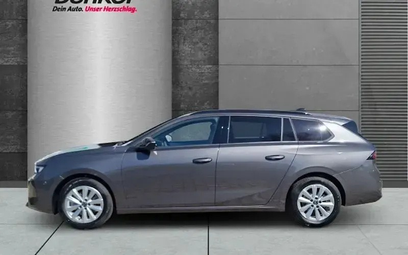 Neu Opel Astra Edition 130 PS (95 kW) 2025 Grau Kombi