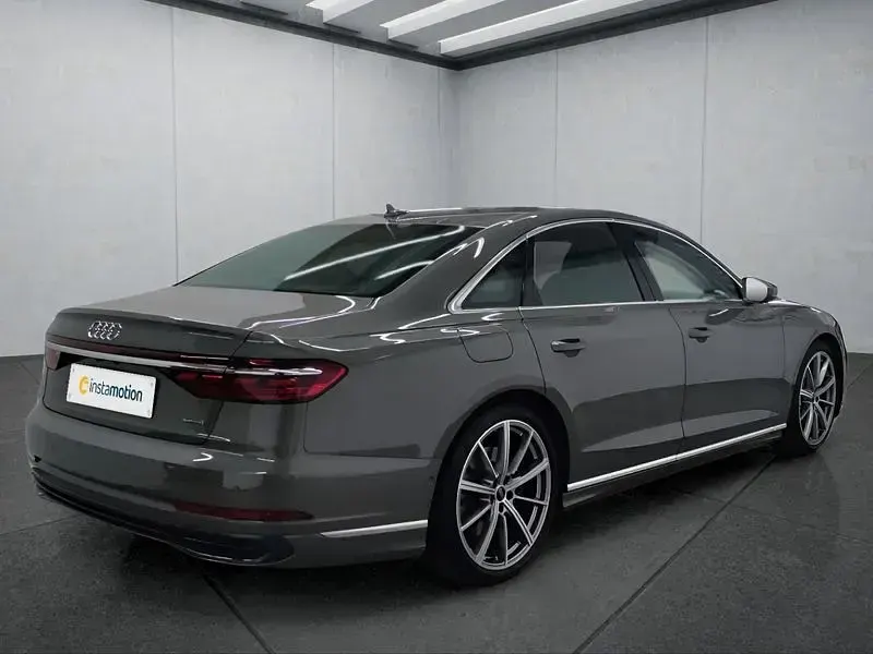 Usado Audi A8 462 HP (339 kW) 2025 Cinzento Sedan