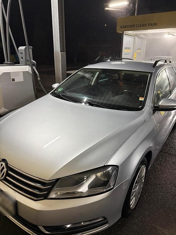 Gebraucht VW Passat 140 PS (102 kW) 2013 Silber Kombi
