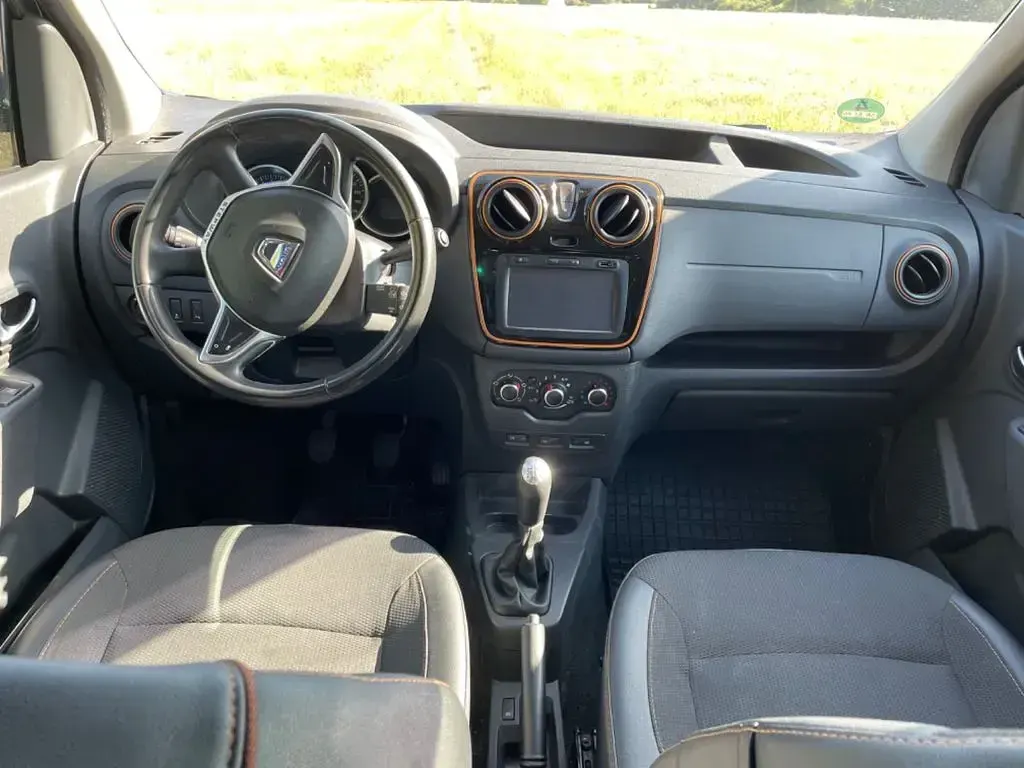 Gebraucht Dacia Dokker Stepway 116 PS (85 kW) 2017 Schwarz Van / Kleinbus