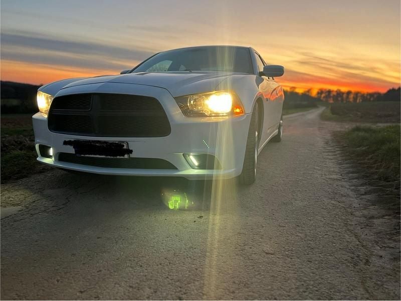 Weiß Gebraucht 2013 Dodge Charger Limousine | 21.990 € (Guter Preis) - Bild 1/4