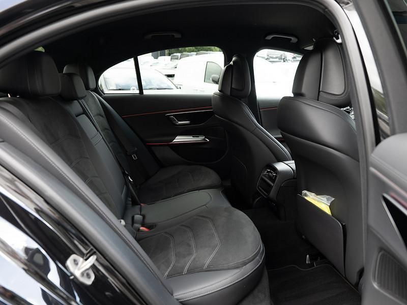 Gebraucht Mercedes E220 AMG 197 PS (144 kW) 2024 Schwarz metalliclack obsidianschwarz Limousine