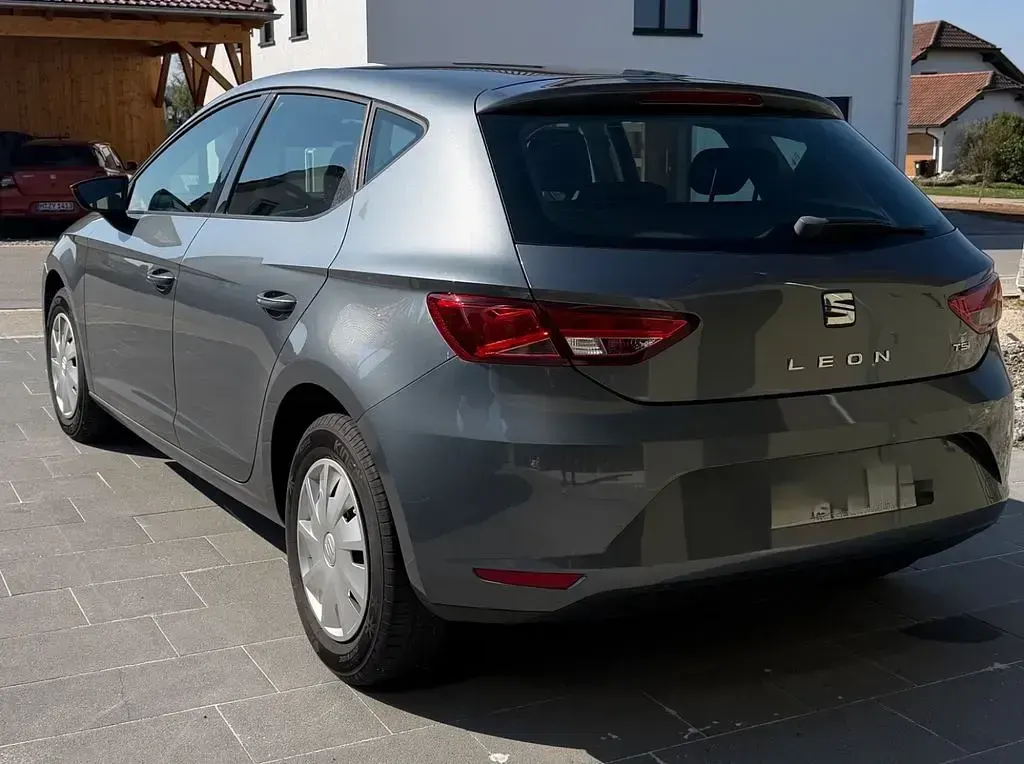 Gebraucht Seat Leon Reference 110 PS (80 kW) 2017 Grau Limousine