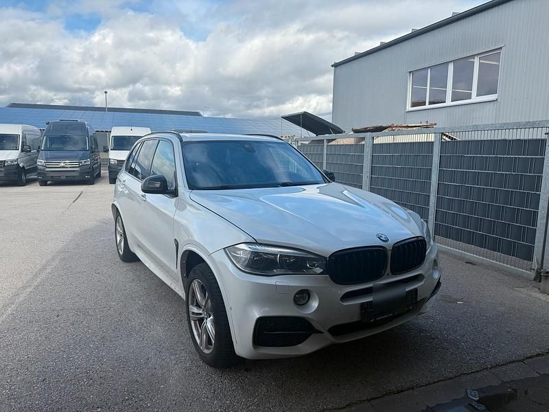 Weiß Gebraucht 2014 BMW X5 Sport Line SUV | 21.500 € (Fairer Preis) - Bild 1/4