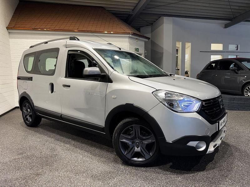 Gebraucht Dacia Dokker Stepway 116 PS (85 kW) 2017 Silber Van / Kleinbus