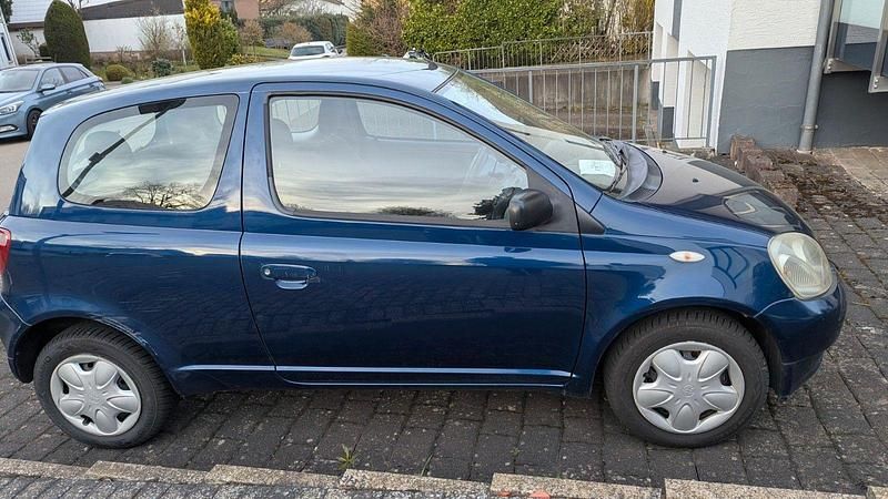 Gebraucht Toyota Yaris 86 PS (63 kW) 2002 Blau Limousine