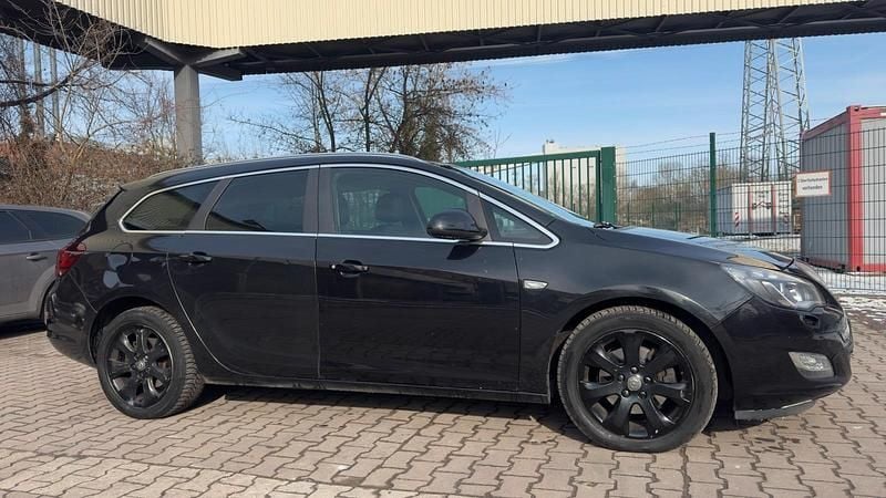 Gebraucht Opel Astra 157 PS (115 kW) 2012 Schwarz Kombi