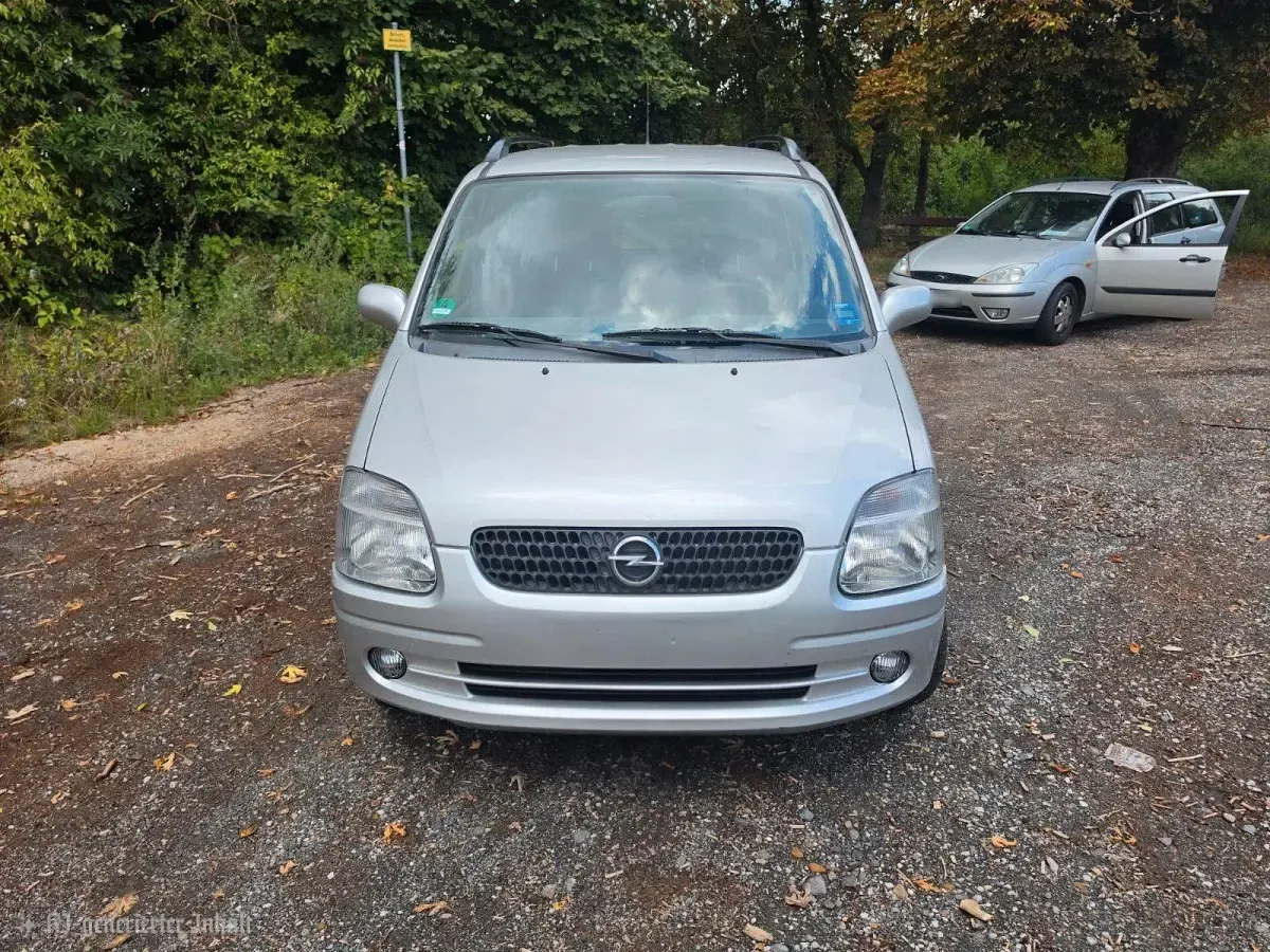 Gebraucht Opel Agila 358 PS (263 kW) 2000 Silber Van / Kleinbus