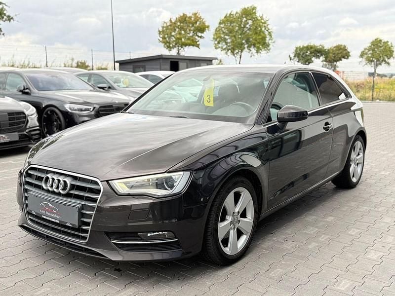 Schwarz Gebraucht 2013 Audi A3 Ambition Limousine | 8.950 € (Guter Preis) - Bild 1/4