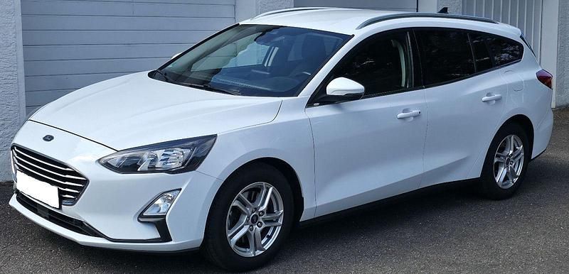 Gebraucht Ford Focus Cool & Connect 120 PS (88 kW) 2020 Weiß Limousine