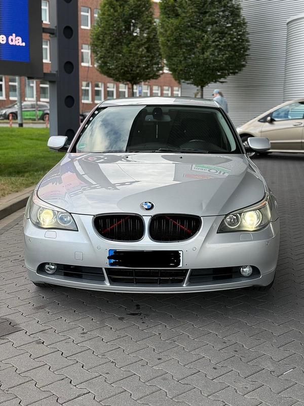 Grau Gebraucht 2005 BMW 525 Limousine | 3.000 € (Superpreis) - Bild 1/4
