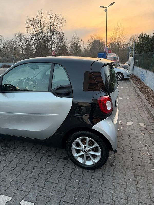 Gebraucht Smart ForTwo Coupé 71 PS (52 kW) 2018 Grau Coupé
