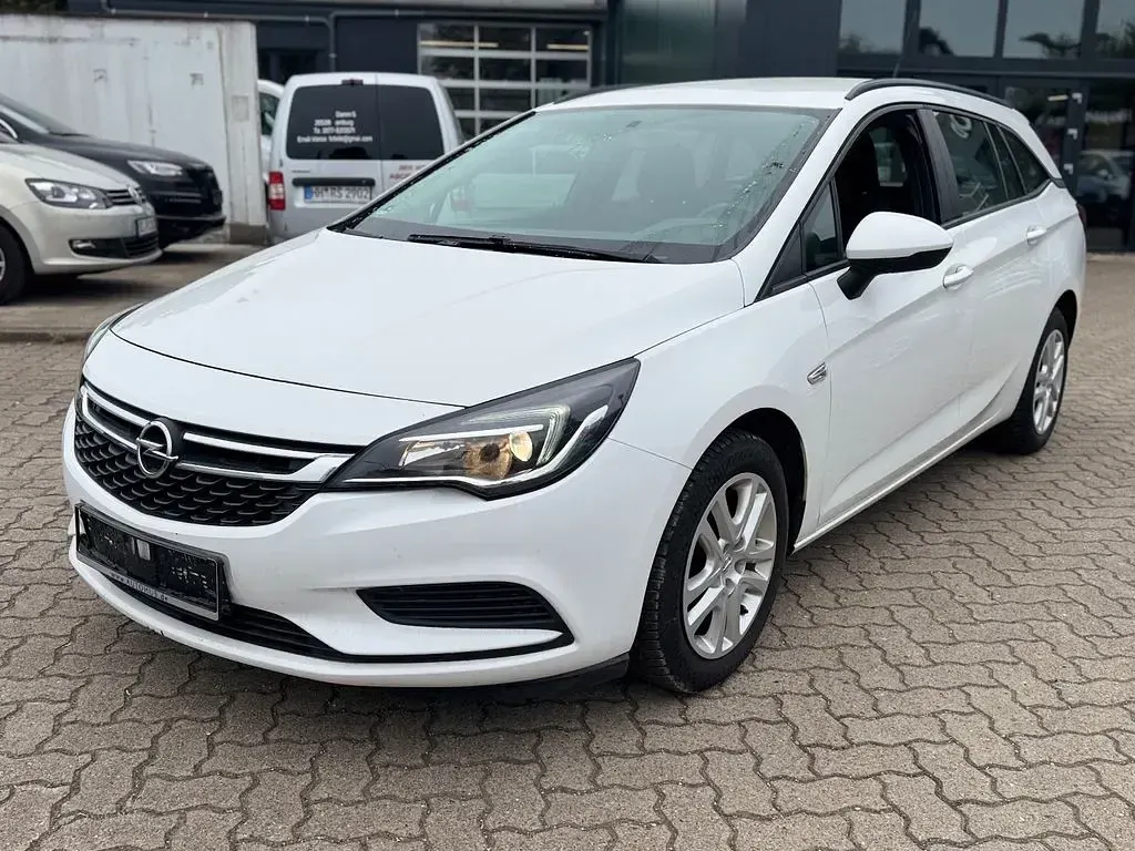 Usata Opel Astra Edition 110 CV (80 kW) 2019 Bianco Station wagon