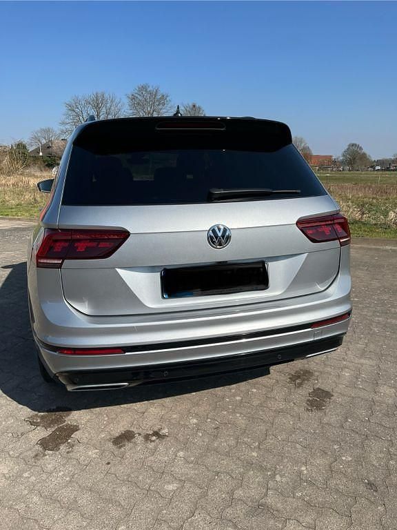 Gebraucht VW Tiguan Allspace Style 239 PS (175 kW) 2020 Grau SUV