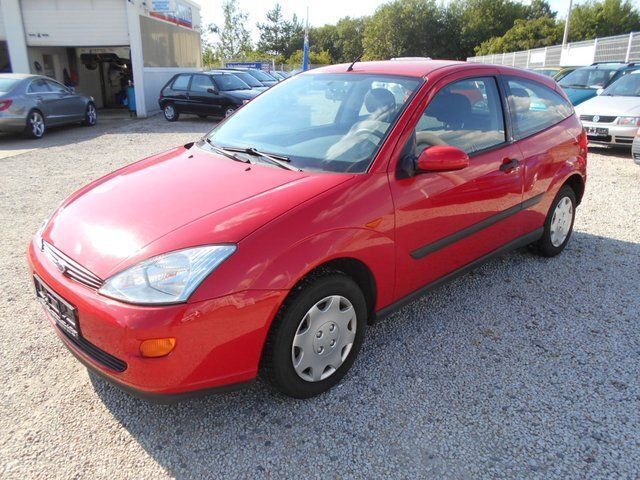 Gebraucht Ford Focus Ambiente 75 PS (55 kW) 2001 Rot Limousine
