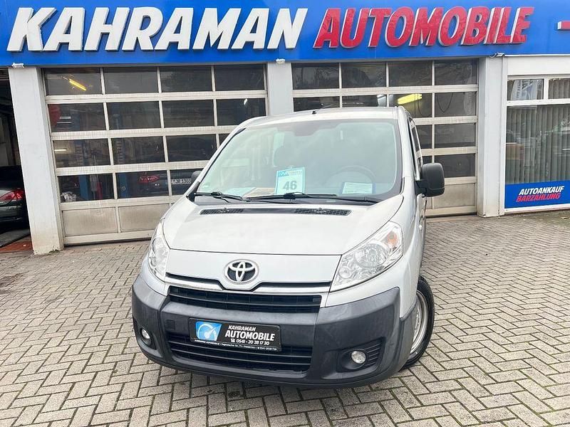 Silber Gebraucht 2015 Toyota Proace Comfort Van / Kleinbus | 8.999 € (Etwas zu teuer) - Bild 1/4