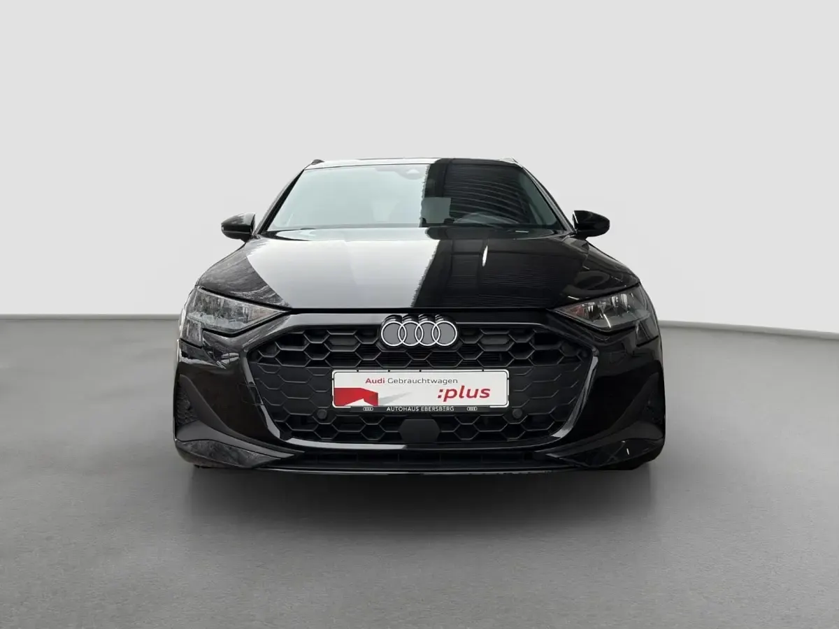 Gebraucht Audi A3 Comfort 116 PS (85 kW) 2025 Schwarz Limousine