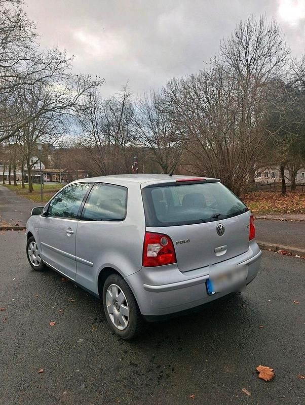 Gebraucht VW Polo 60 PS (44 kW) 2003 Silber Kleinwagen