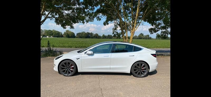 Gebraucht Tesla Model 3 Performance 377 kW (513 PS) 2019 Weiß Limousine