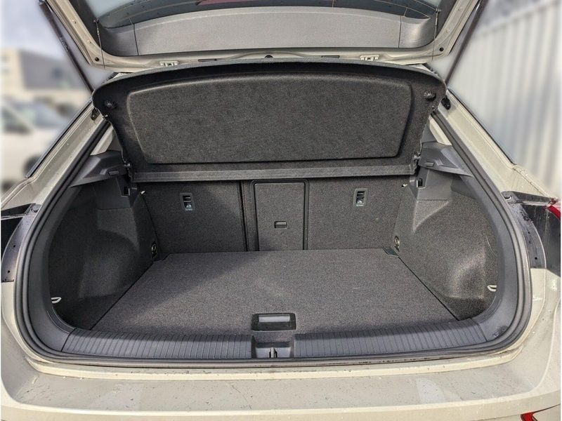 Gebraucht VW T-Roc 150 PS (110 kW) 2024 Grau SUV