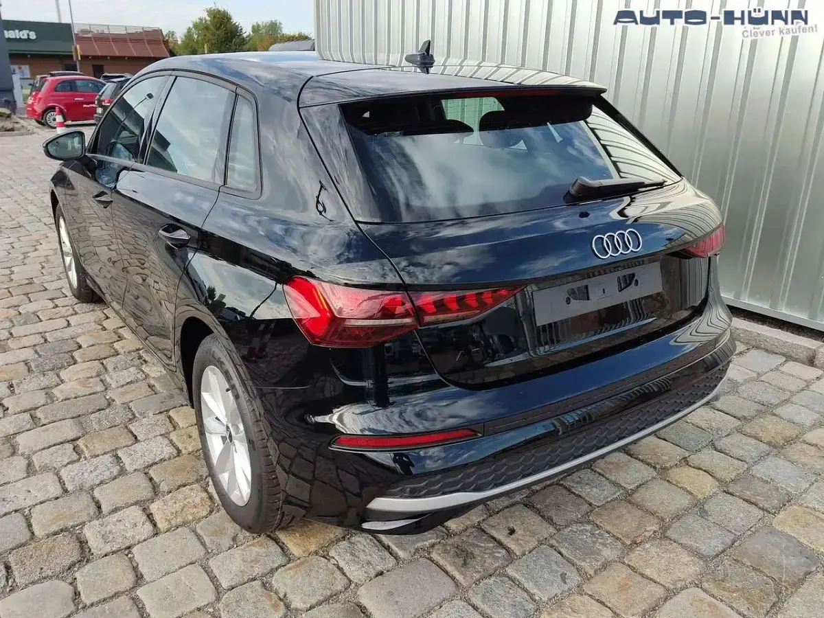 Neu Audi A3 150 PS (110 kW) 2026 Schwarz Limousine