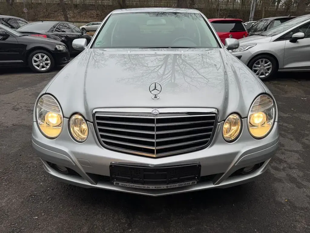 Gebraucht Mercedes E250 204 PS (150 kW) 2008 Silber Limousine