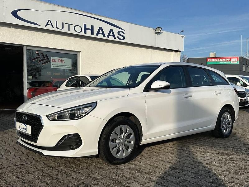 Weiß Gebraucht 2019 Hyundai i30 Pure Kombi | 11.890 € (Fairer Preis) - Bild 1/4
