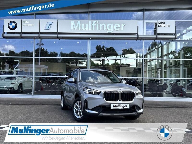 Space silber (metallic) Gebraucht 2024 BMW X1 Sport Line SUV | 37.996 € (Superpreis) - Bild 1/4