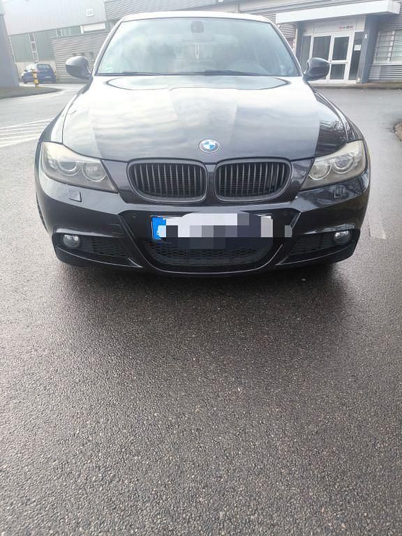 Schwarz Gebraucht 2011 BMW 320 M Sport Limousine | 7.000 € (Guter Preis) - Bild 1/4