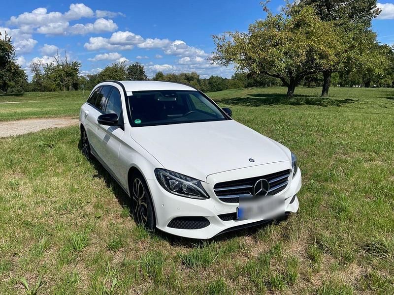 Weiß Gebraucht 2016 Mercedes C220 Avantgarde Kombi | 18.990 € (Fairer Preis) - Bild 1/4