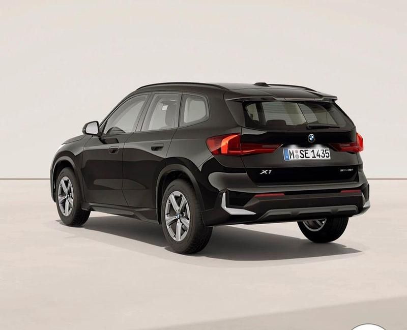 Neu BMW X1 136 PS (100 kW) 2026 Schwarz SUV