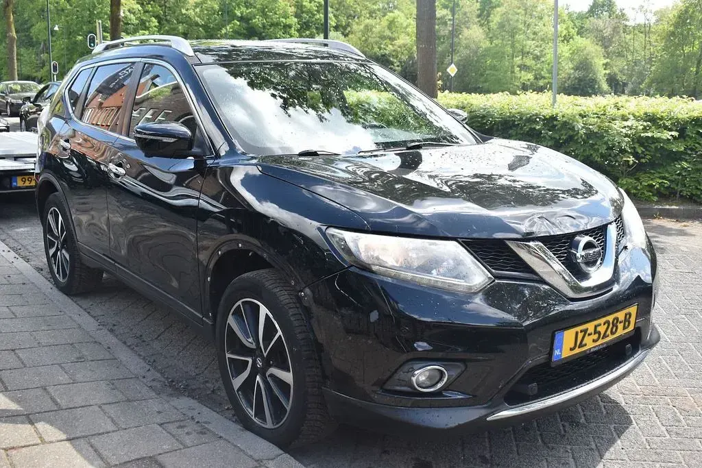 Gebraucht Nissan X-Trail N-Connecta 163 PS (119 kW) 2016 Schwarz SUV