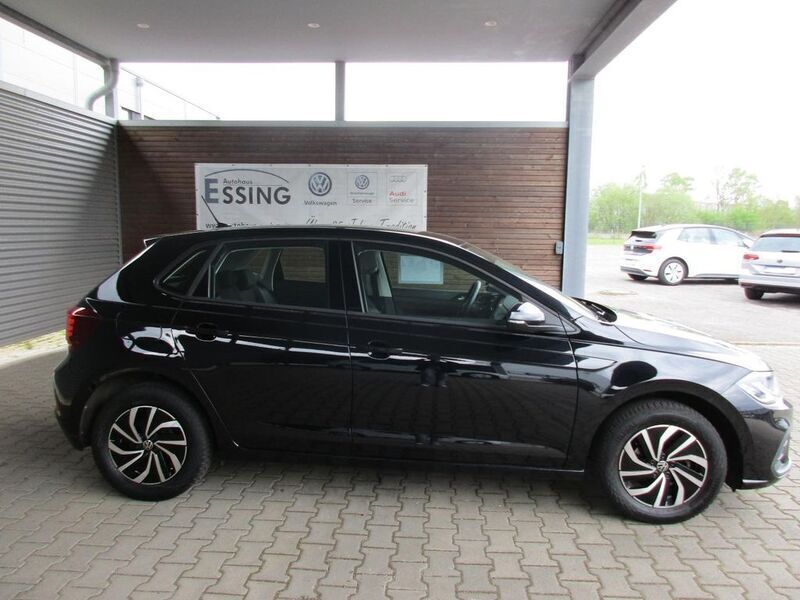 Gebraucht VW Polo IQ Drive 95 PS (69 kW) 2022 Schwarz Limousine