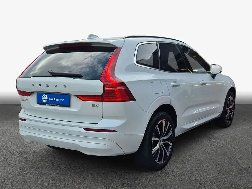 Gebraucht Volvo XC60 Core 197 PS (144 kW) 2023 Crystal weißperleffekt SUV