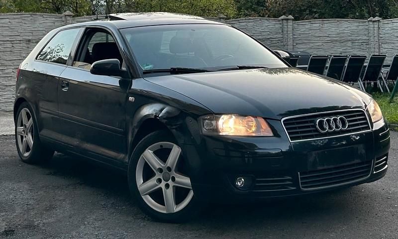 Schwarz Gebraucht 2004 Audi A3 Kleinwagen | 800 € (Superpreis) - Bild 1/4