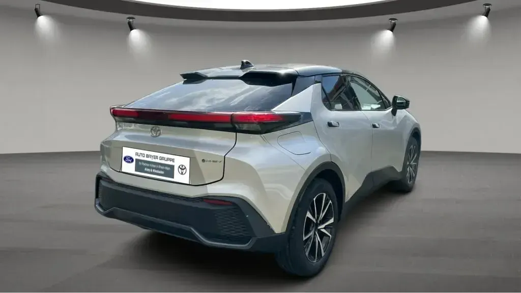 Neu Toyota C-HR 223 PS (164 kW) 2026 Silber SUV