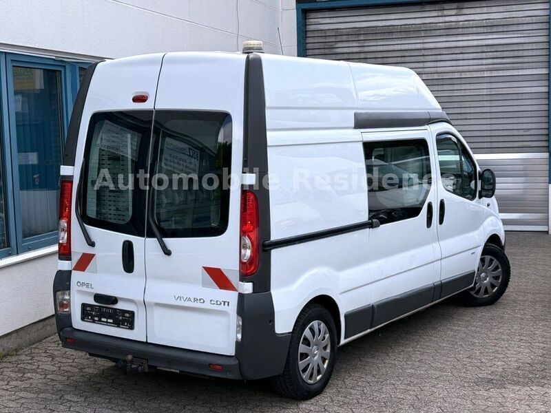 Gebraucht Opel Vivaro 114 PS (83 kW) 2013 Casabl/arctic/eisweiss/kaolin Van / Kleinbus