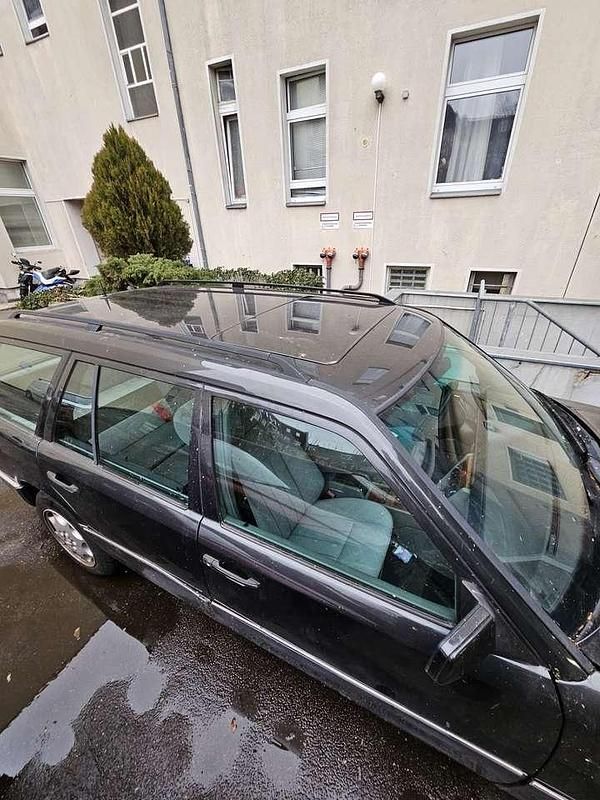 Gebraucht Mercedes 200 136 PS (100 kW) 1994 Schwarz Kombi